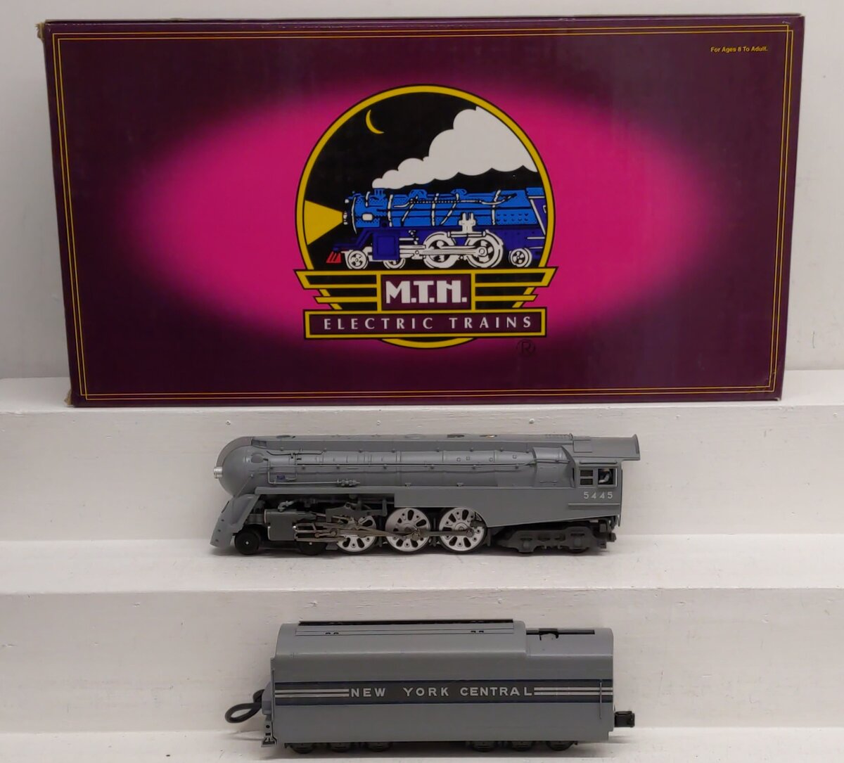 MTH 20-3045-1 O New York Central Dreyfuss Hudson Steam Loco & Tender w/PS2 #5445 EX/Box