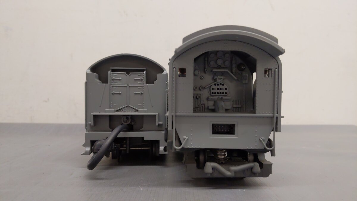 MTH 20-3045-1 O New York Central Dreyfuss Hudson Steam Loco & Tender w/PS2 #5445 EX/Box