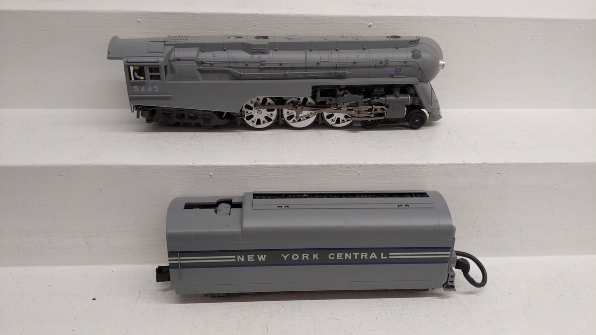 MTH 20-3045-1 O New York Central Dreyfuss Hudson Steam Loco & Tender w/PS2 #5445 EX/Box