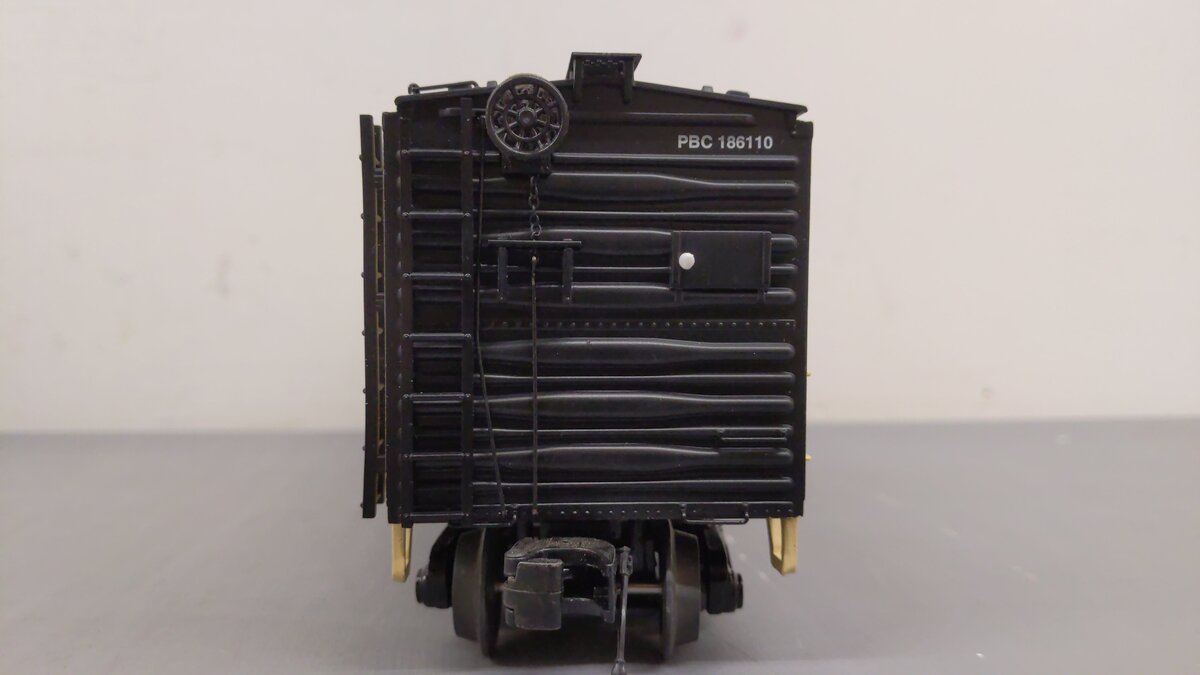 MTH 20-94236  O Gauge Iron City Beer Operating Reefer Car #186110 EX/Box