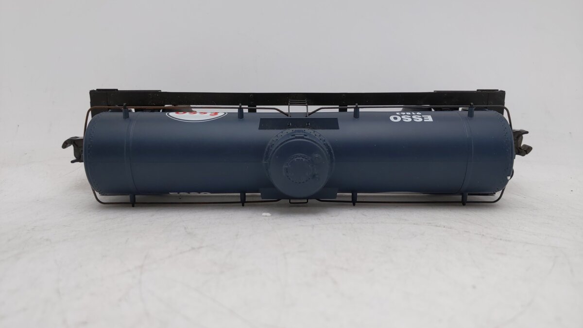 MTH 30-7314 O Gauge ESSO Single Dome Tank Car #91863 EX/Box