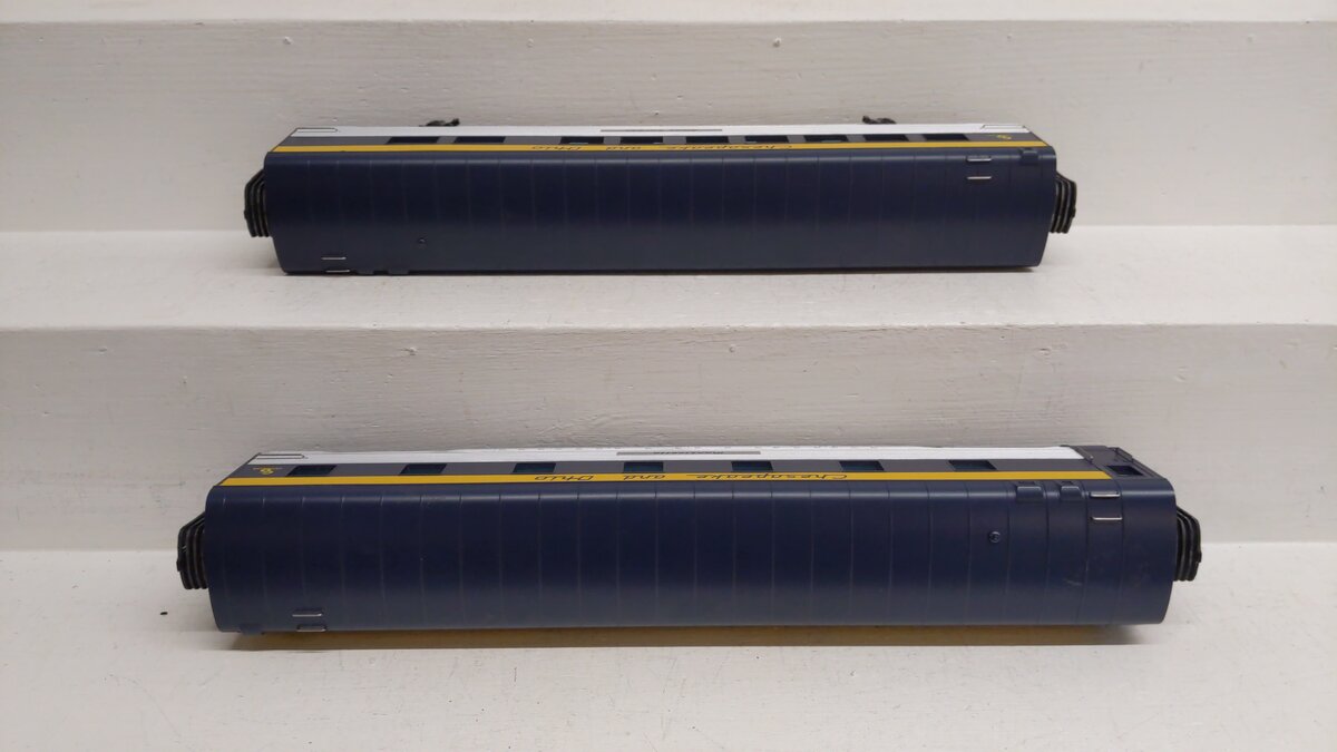 MTH 30-67447 Chesapeake & Ohio 2-Car 60’ Streamlined ABS Sleeper/Diner V2