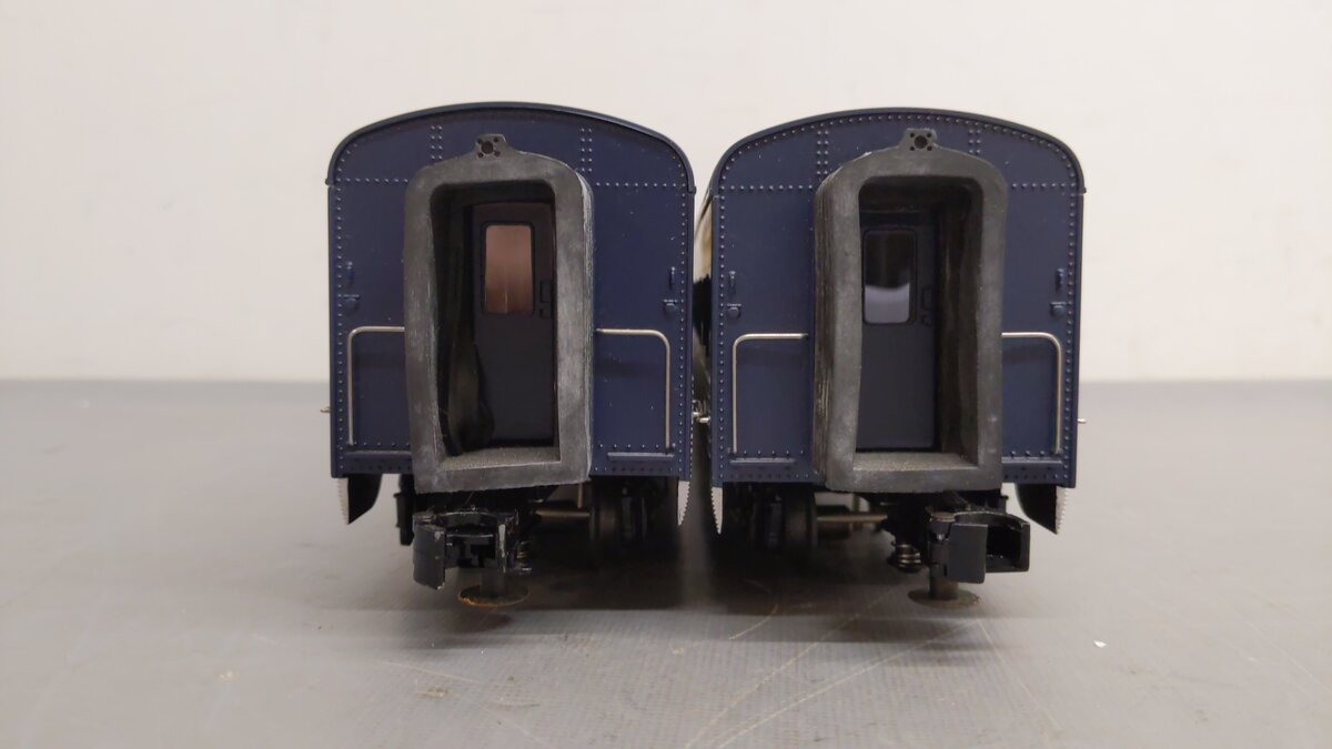 MTH 30-67447 Chesapeake & Ohio 2-Car 60’ Streamlined ABS Sleeper/Diner V2