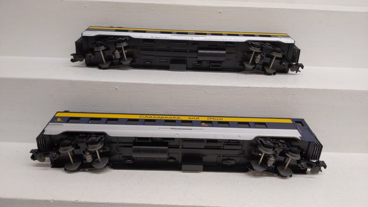 MTH 30-67447 Chesapeake & Ohio 2-Car 60’ Streamlined ABS Sleeper/Diner V2 EX/Box