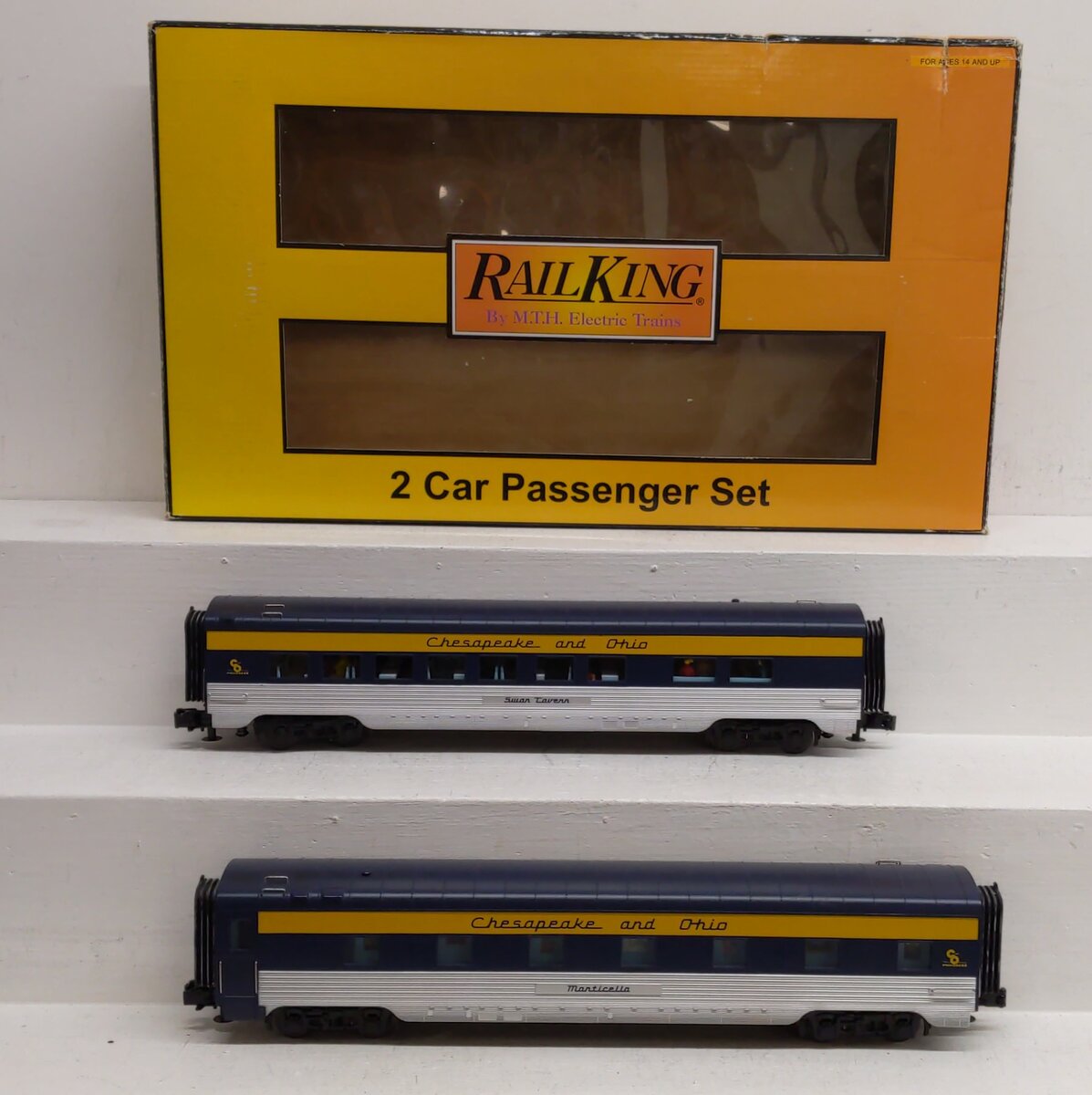 MTH 30-67447 Chesapeake & Ohio 2-Car 60’ Streamlined ABS Sleeper/Diner V2