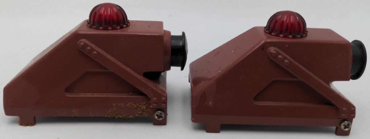 Lionel 6-62283 O and 0-27 Scale Die-Cast Metal Illuminated Bumpers (Box of 2) EX/Box