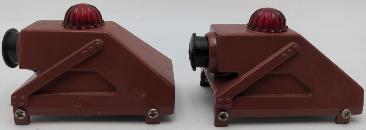 Lionel 6-62283 O and 0-27 Scale Die-Cast Metal Illuminated Bumpers (Box of 2) EX/Box