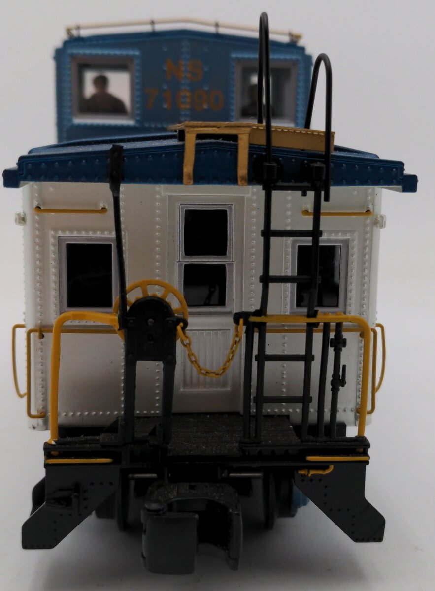 Lionel 6-27631 O Gauge Norfolk Southern Heritage Ca-4 Caboose #71090 EX