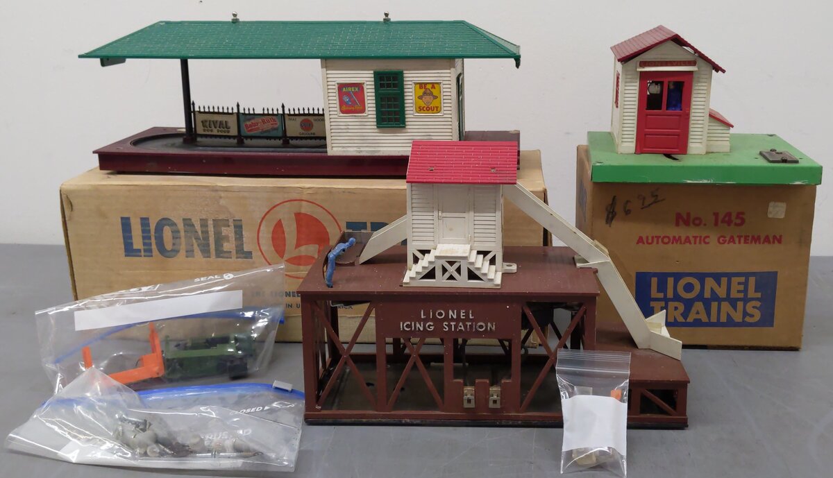 Lionel 145/352/356 Vintage O Operating Gateman, Freight Station, & Gateman (3)