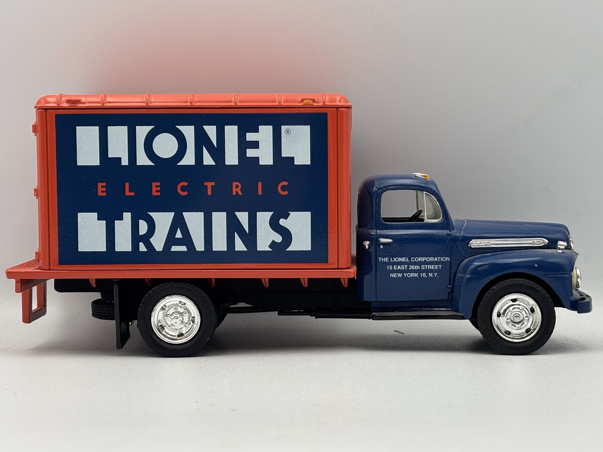 First Gear Lionel 19-0104 1:34 1951 Ford F-6 NEW Eastwood Automobila Box truck EX/Box