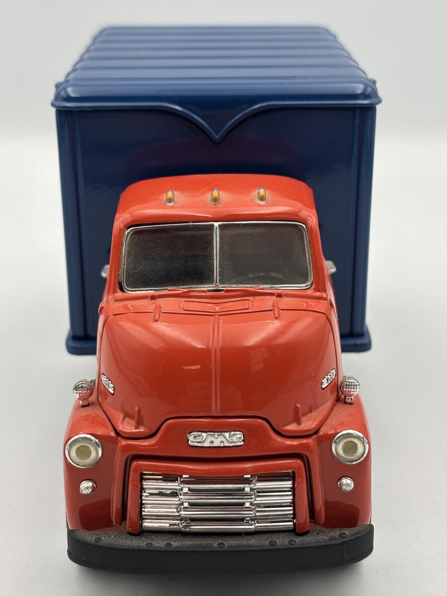 First Gear 19-0108 1:34 Scale 1952 GMC C.O.E Eastwood Automobilia Lionel Truck EX/Box