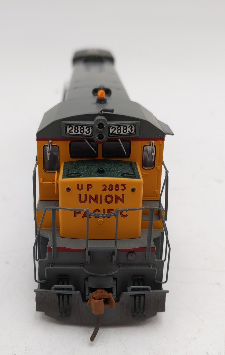 Atlas 7322 HO Scale Union Pacific GE U30C Diesel Locomotive (Weathered) #2883/Box