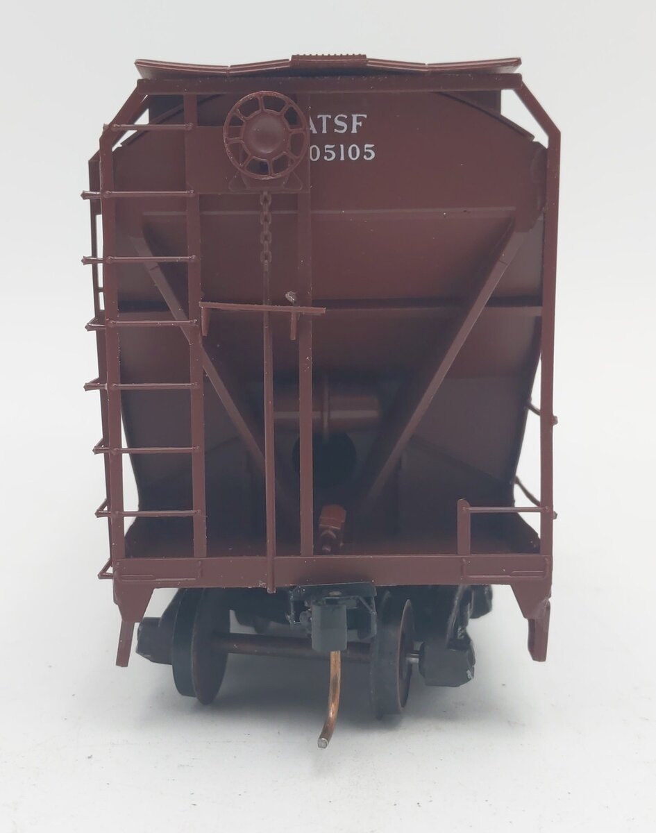 Pacific Rail 4650 S Scale A.T. Santa Fe Center Flow Covered Hopper Kit #305105 VG/Box
