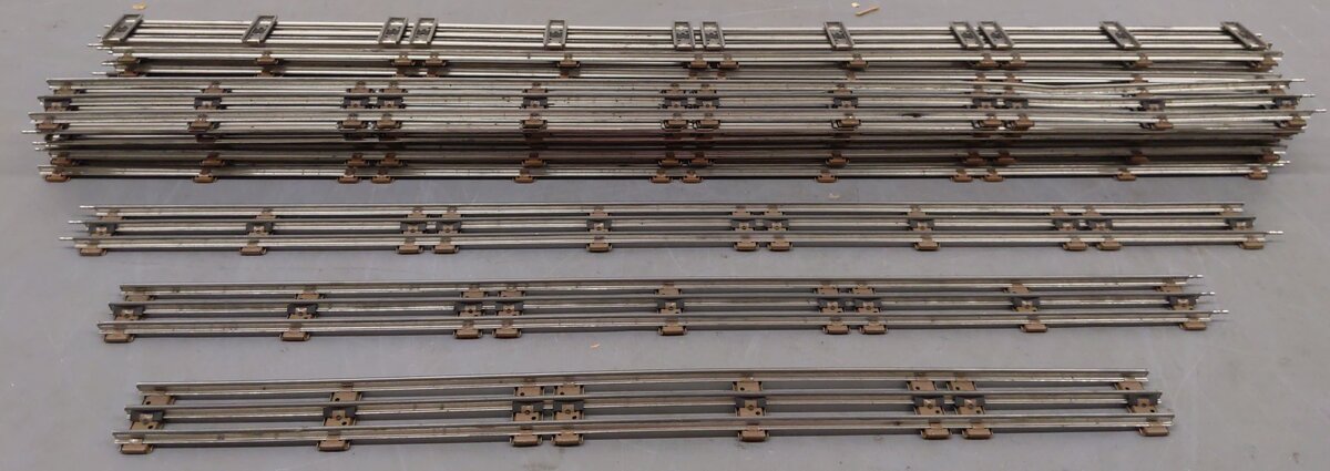 Lionel 6-5016 O27 Assorted Length Straight Track (22) VG