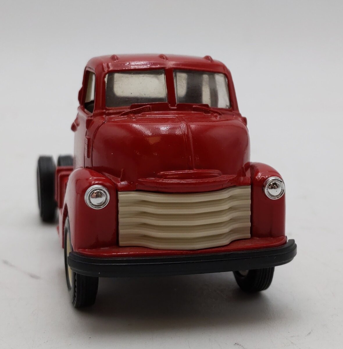 Ertl 2625 1:43 Red 1950 Chevy Semi-Cab Vintage Vehicles LN/Box