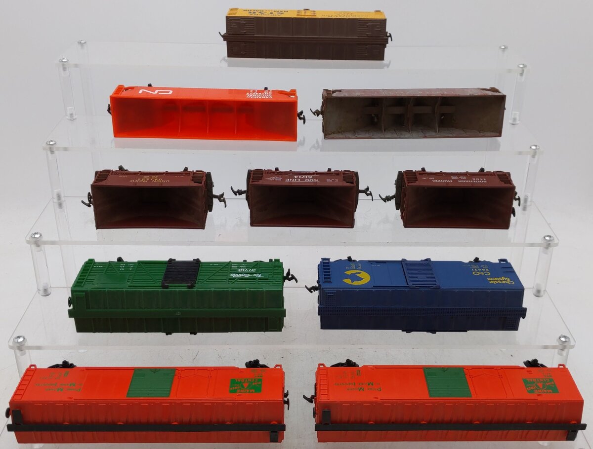 HO Scale Assorted Freight Cars [10] VG