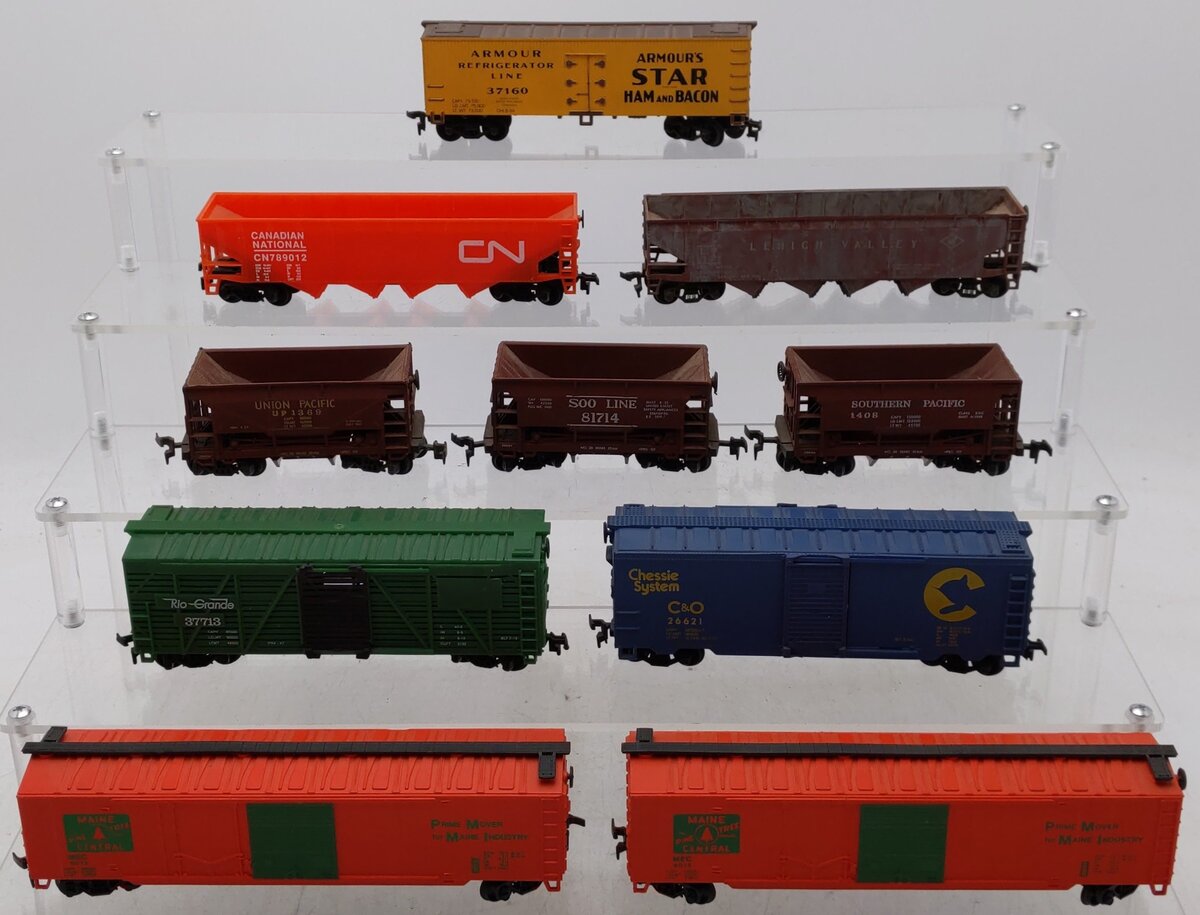 HO Scale Assorted Freight Cars [10] VG