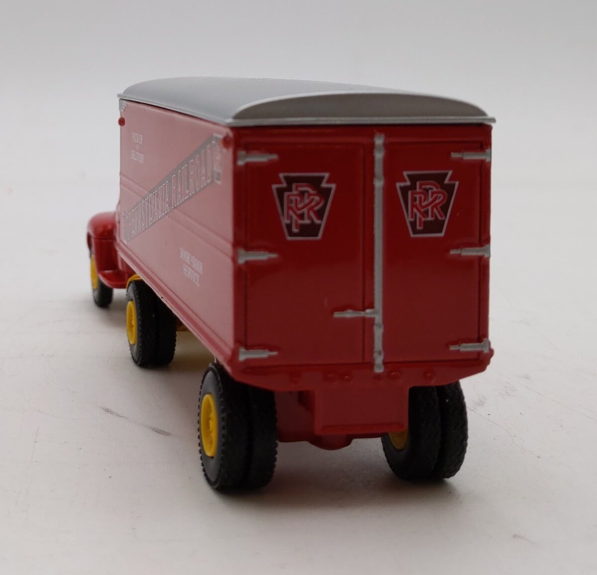 Matchbox SuperKings 1:64 Scale K-17 Container Truck NIB