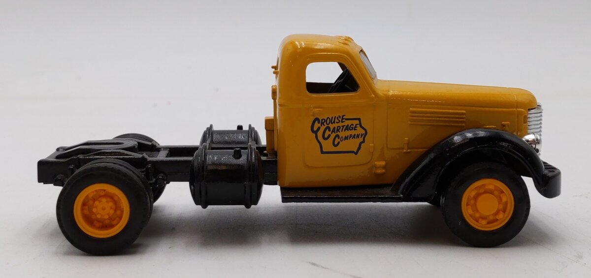 Ertl 2627 1:43 Yellow 1947 International K-12 Semi-Cab Vinatge Vehicles LN/Box