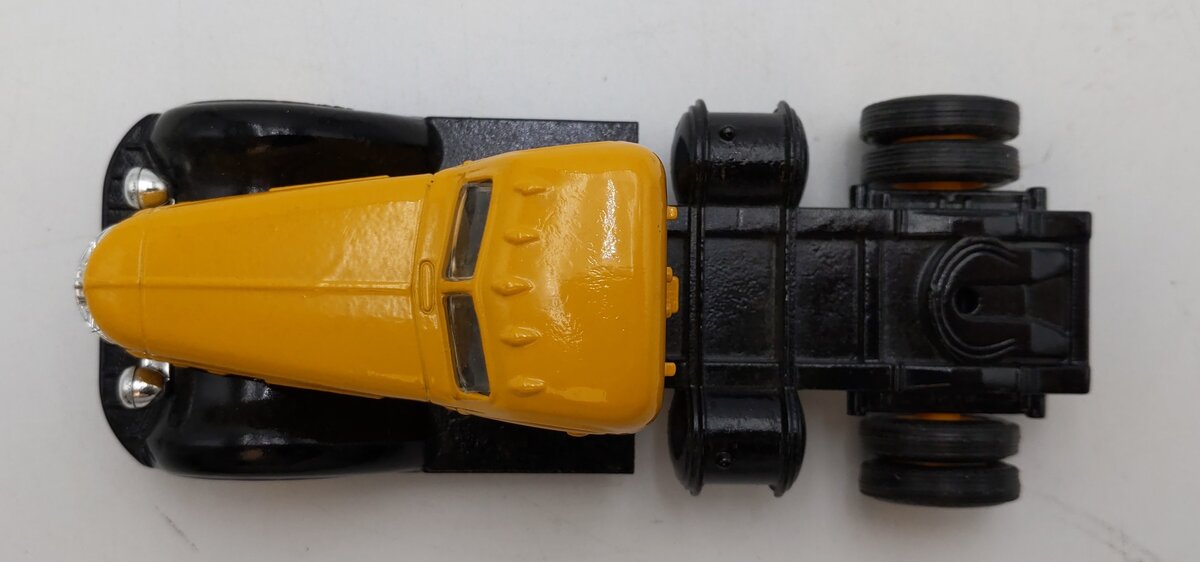 Ertl 2627 1:43 Yellow 1947 International K-12 Semi-Cab Vinatge Vehicles LN/Box