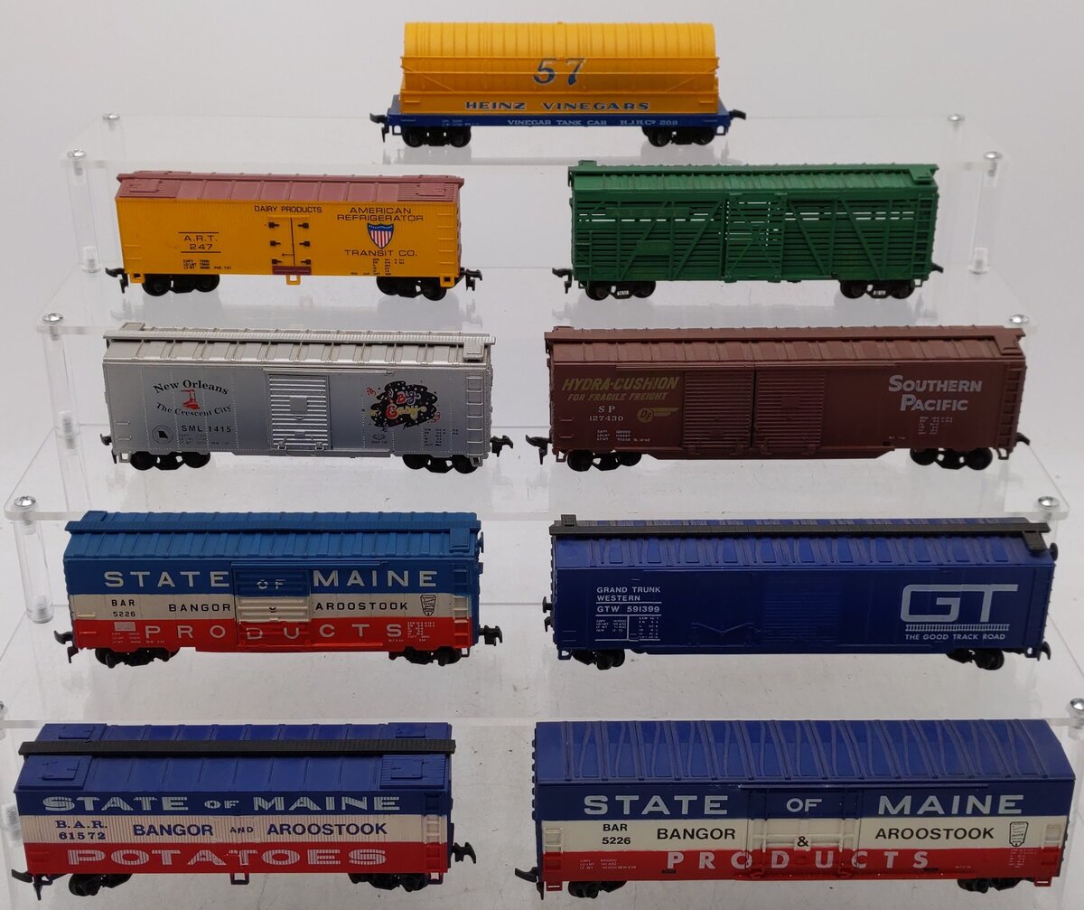 HO Scale Assorted Freight Cars [9] VG