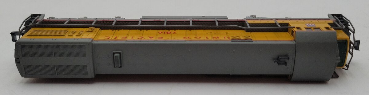 Kato 176-17C N Union Pacific GE U30C Diesel Locomotive #2816 LN/Box