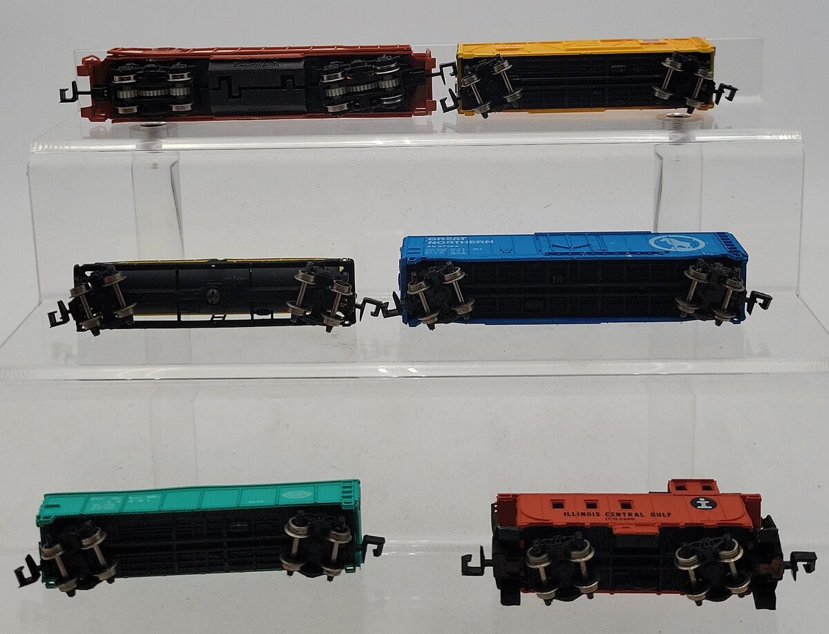 Bachmann 4026 N Illinois Central Gulf  GP-40 Diesel 5 Car Set EX/Box