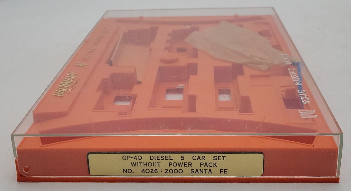 Bachmann 4026 N Illinois Central Gulf  GP-40 Diesel 5 Car Set EX/Box