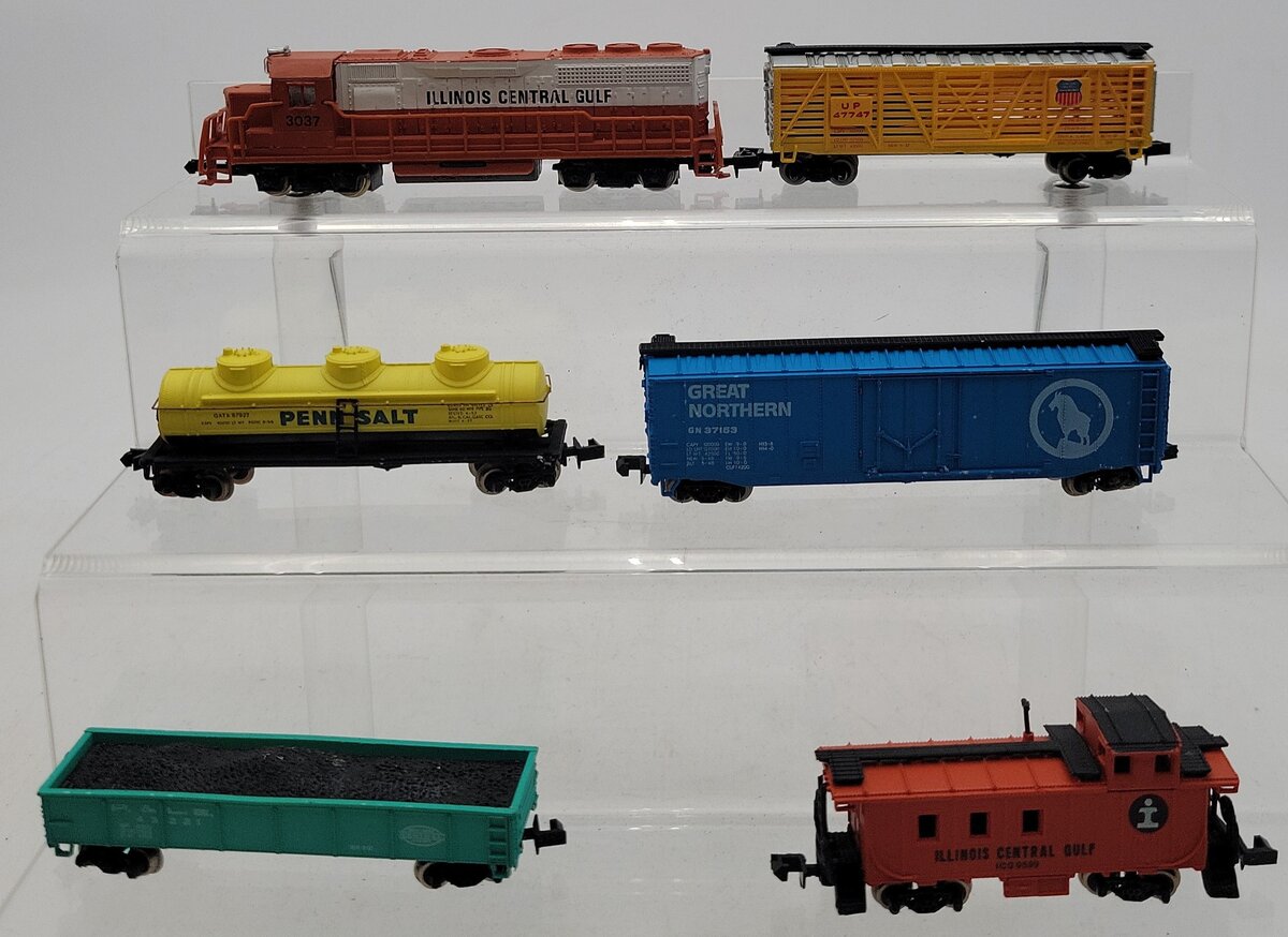 Bachmann 4026 N Illinois Central Gulf  GP-40 Diesel 5 Car Set EX/Box