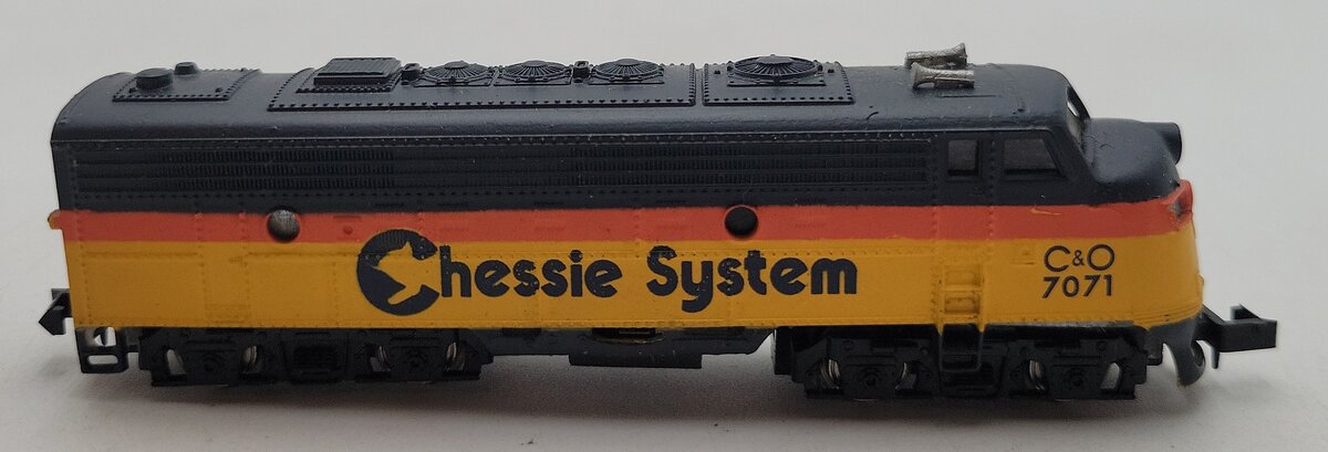 Bachmann 4656 N Scale C&O EMD F9 Diesel Locomotive #7071 EX/Box
