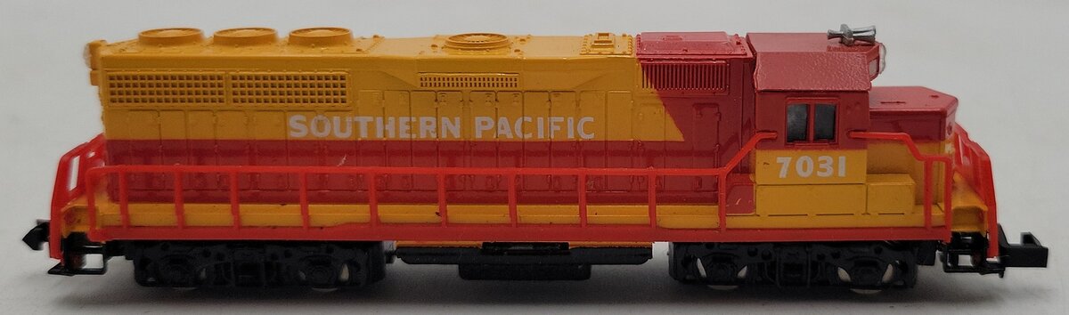 Bachmann N Scale Southern Pacific 51-635-07 EMD GP40 Diesel #7031 EX/Box