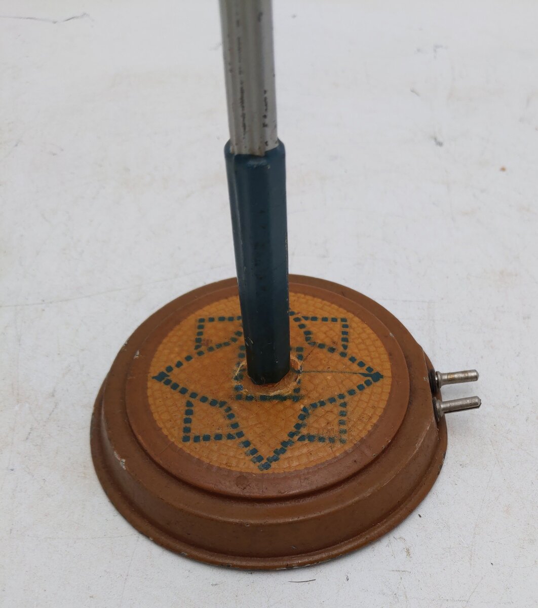 Marklin 13451/2 Standard Vintage Tin Station Light Post VG
