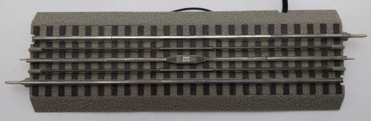 Lionel 6-12054 O FasTrack Operating Track Section EX/Box