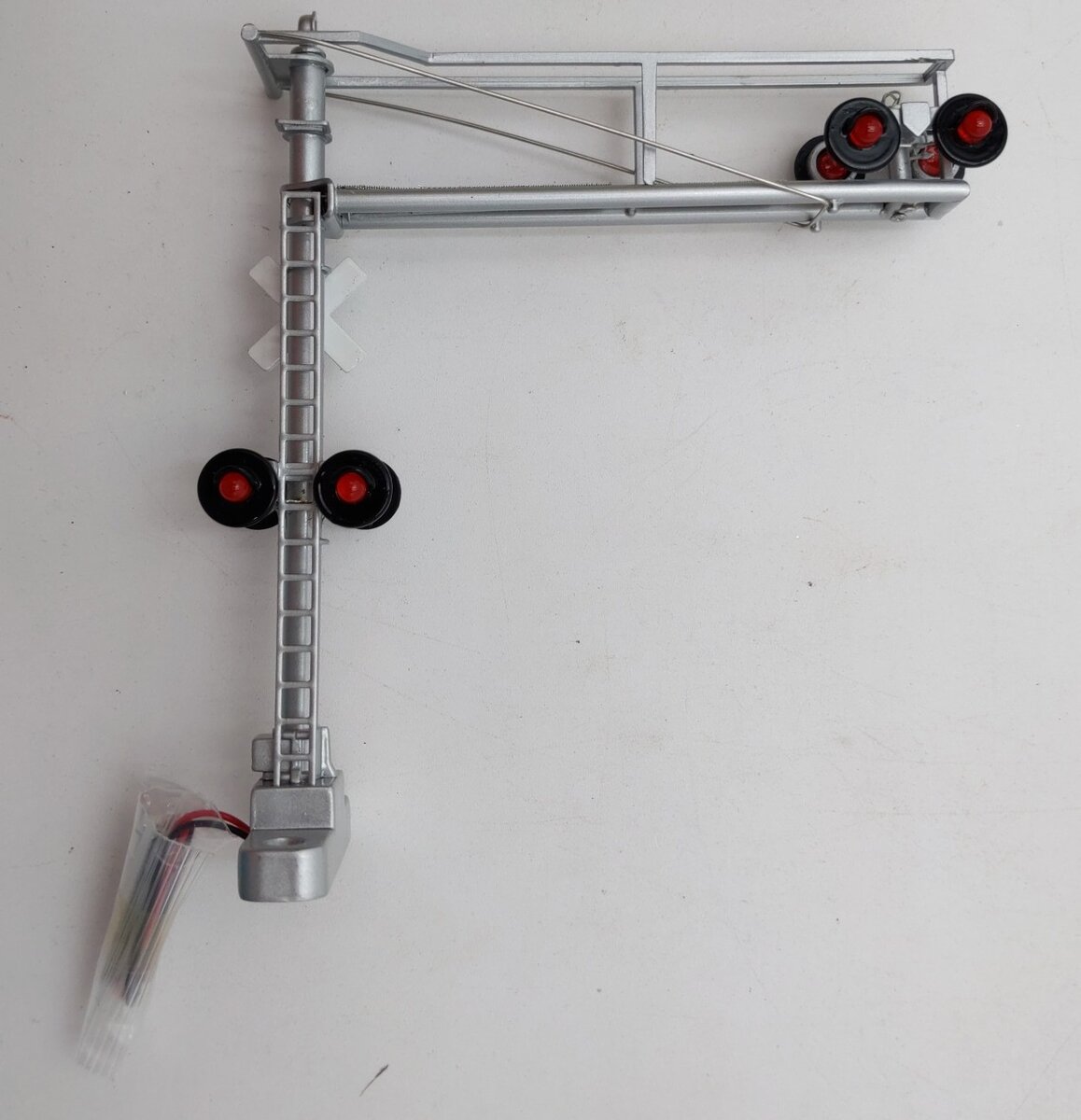MTH 30-11006 O Gauge Modern Operating RR Crossing Signal EX/Box