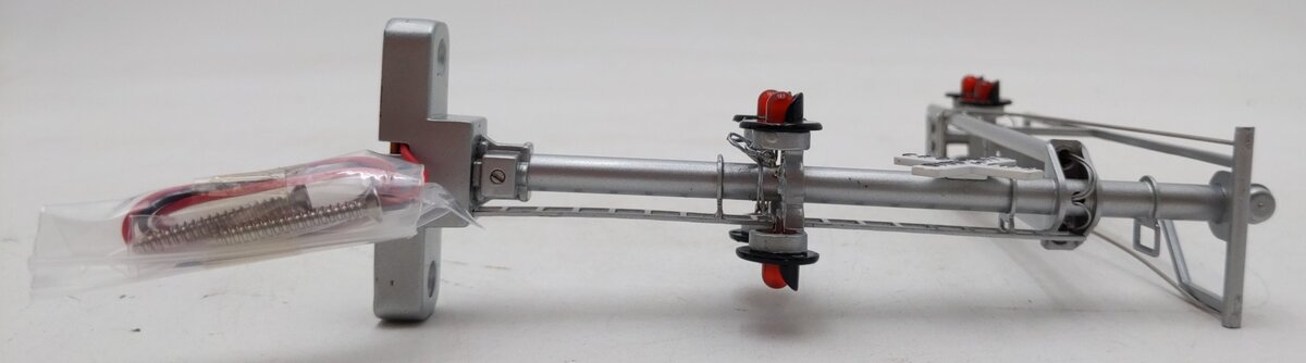 MTH 30-11006 O Gauge Modern Operating RR Crossing Signal EX/Box