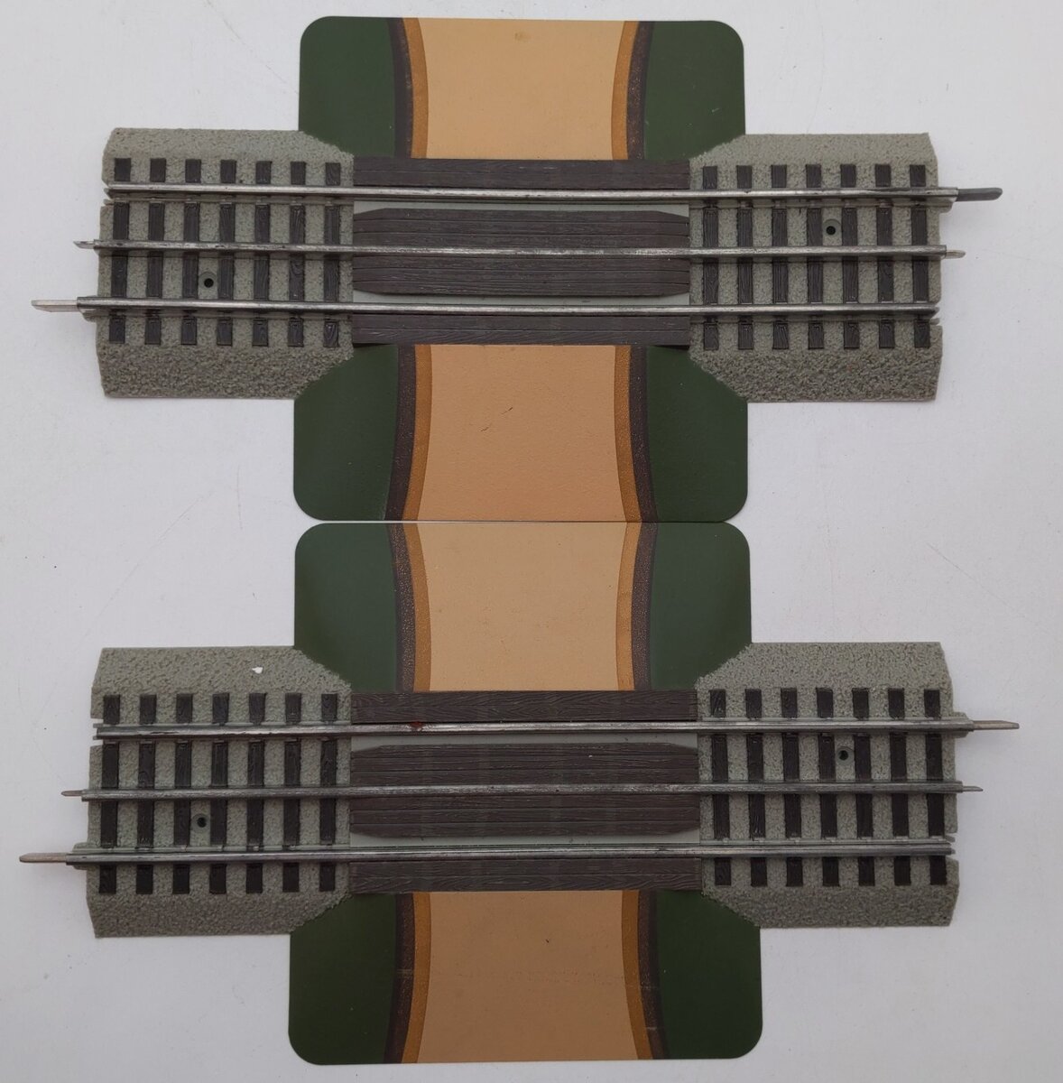 Lionel 6-12036 O Gauge FasTrack Grade Crossing (Pack of 2) EX/Box