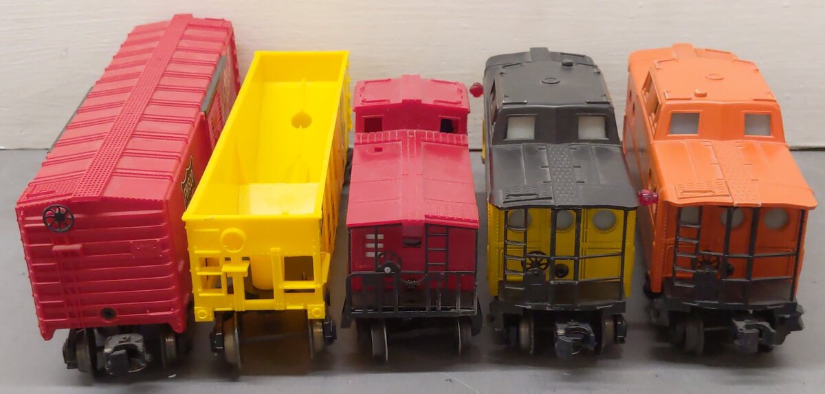 Lionel O Assorted Freight Cars 6-9751, 6-9016, 6-9168, 6-9061, 6-9150 [5] VG