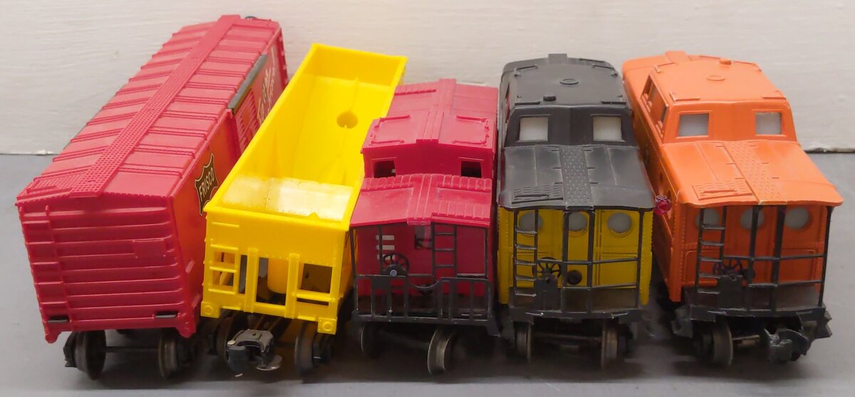 Lionel O Assorted Freight Cars 6-9751, 6-9016, 6-9168, 6-9061, 6-9150 [5] VG