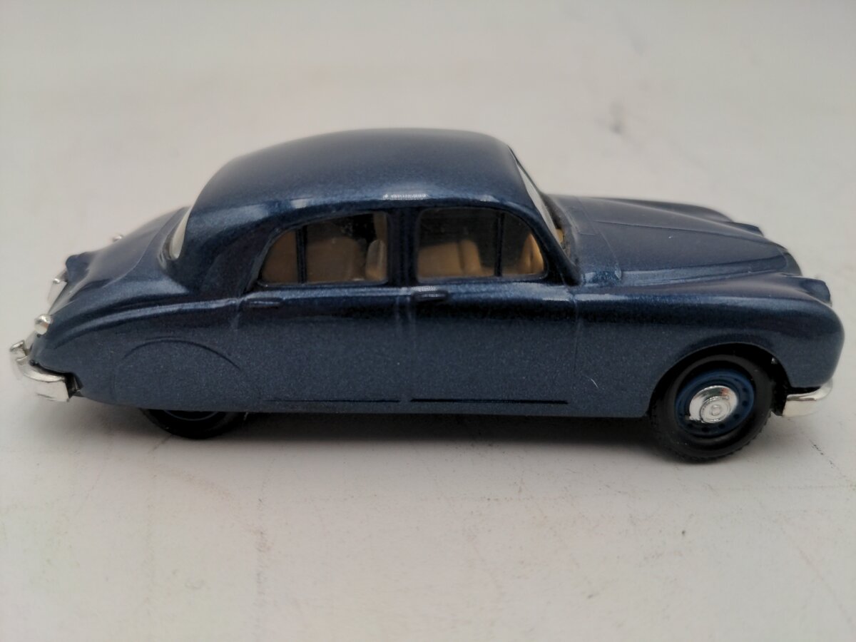 Maisto 1:18 Jaguar Mark 2 (1959) Blue Car EX/Box