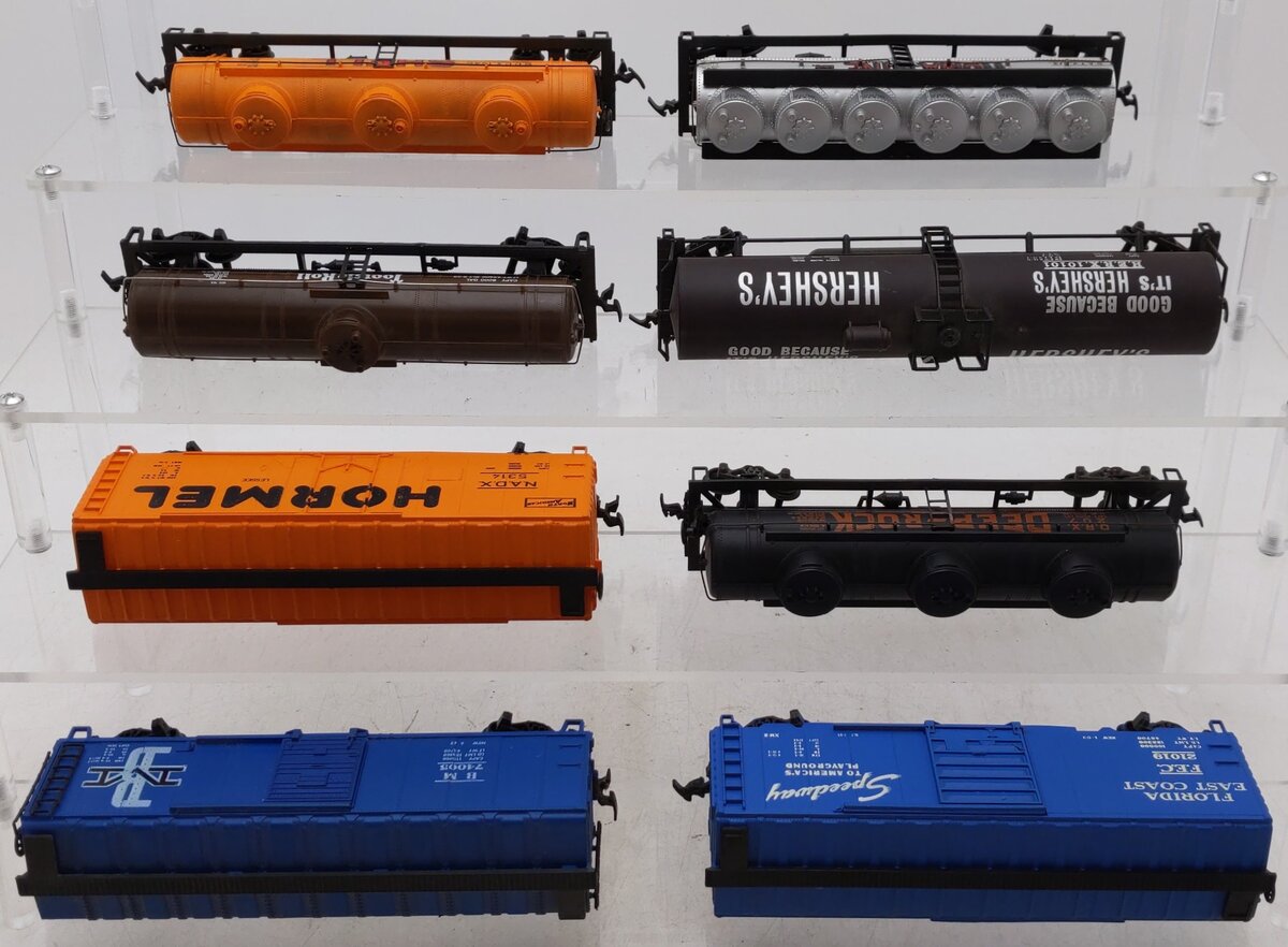 HO Scale Assorted Freight Cars [8] VG