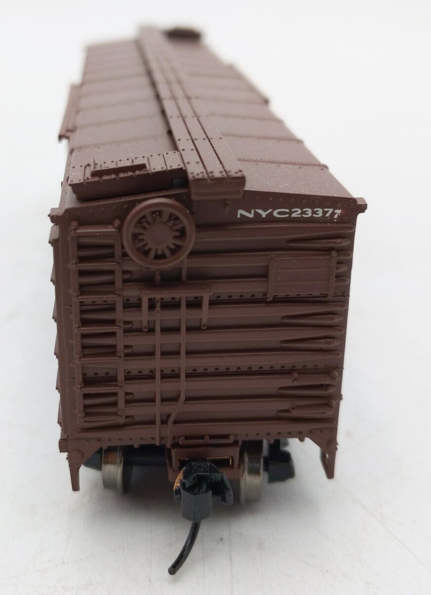 Walthers 910-4507 HO New York Central 40' Stock Car w/ Dreadnaught RTR Custom/Box