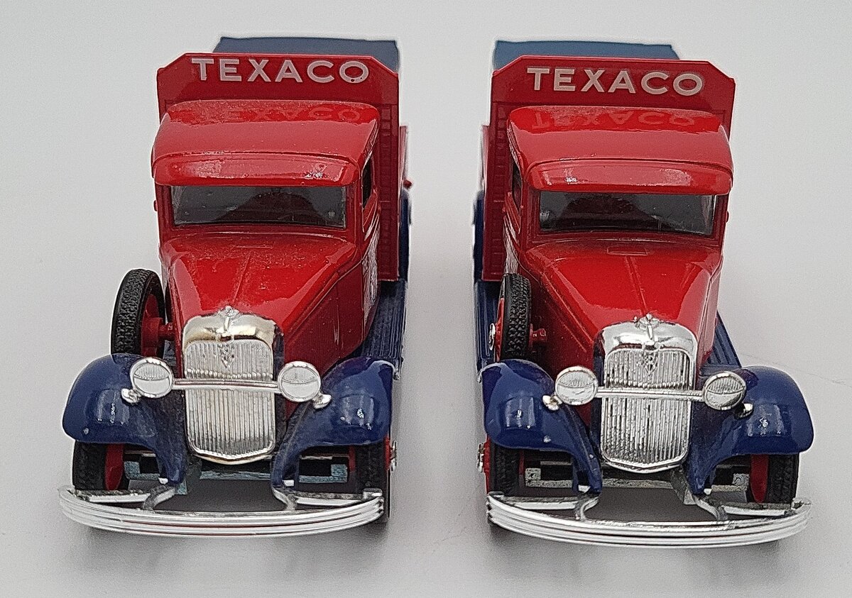 Eligor 1069 1:43 Red & Blue 1933 Ford V8 Texaco Bache Pick-Up Trucks [2] EX