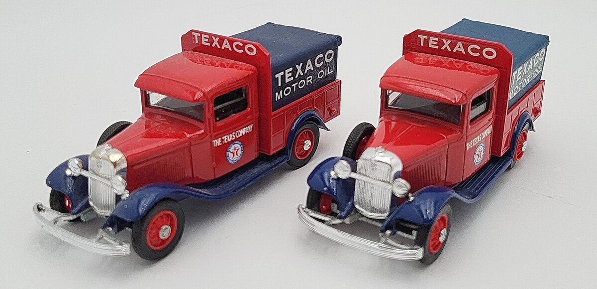 Eligor 1069 1:43 Red & Blue 1933 Ford V8 Texaco Bache Pick-Up Trucks [2] EX