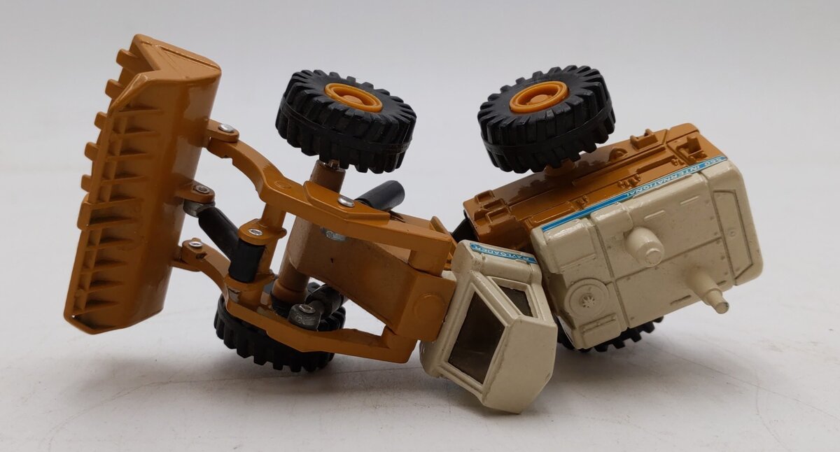 ERTL Might Movers 1:64 Scale International Hough Wheel Loader #1850 LN/Box
