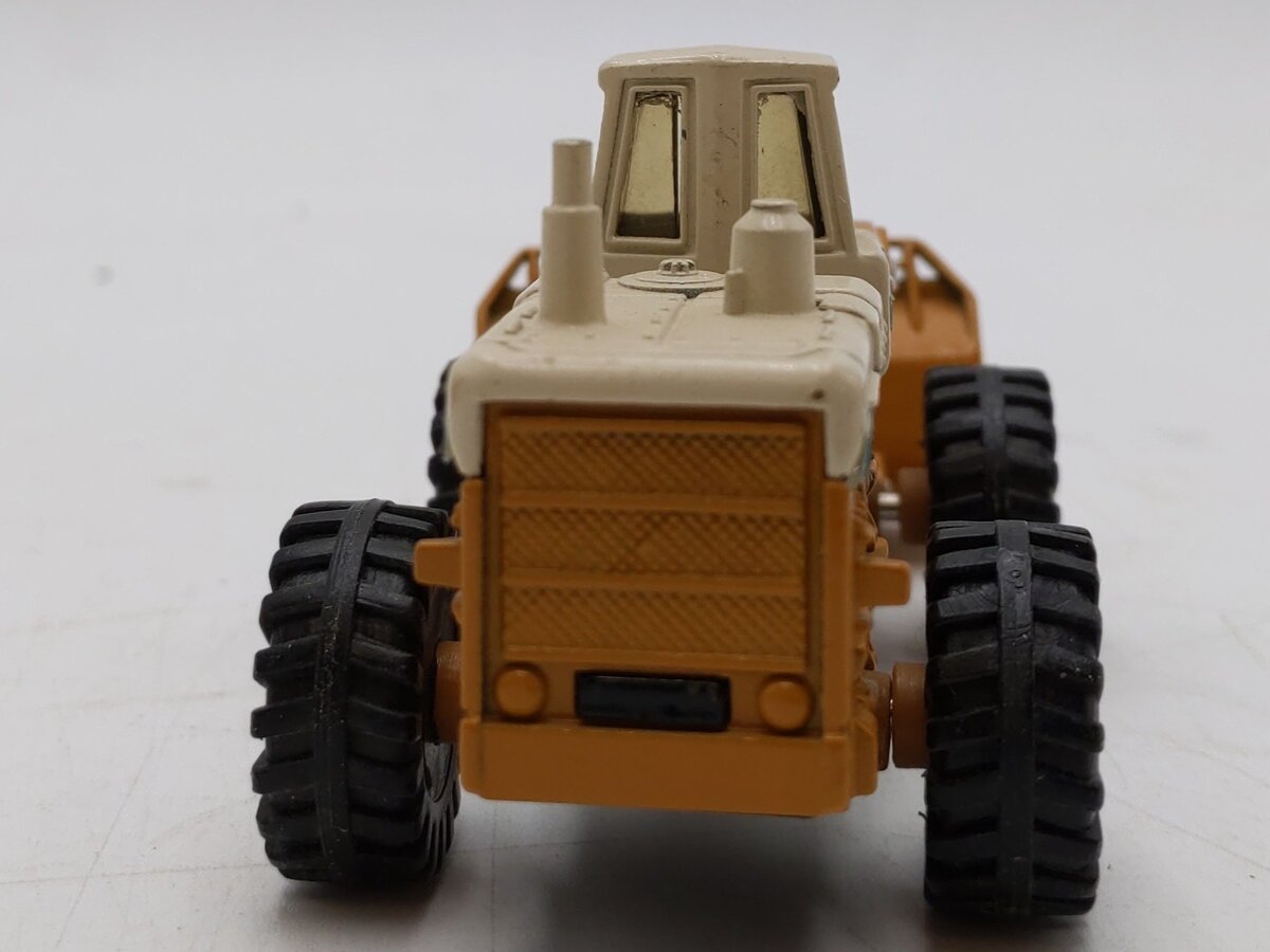 ERTL Might Movers 1:64 Scale International Hough Wheel Loader #1850 LN/Box