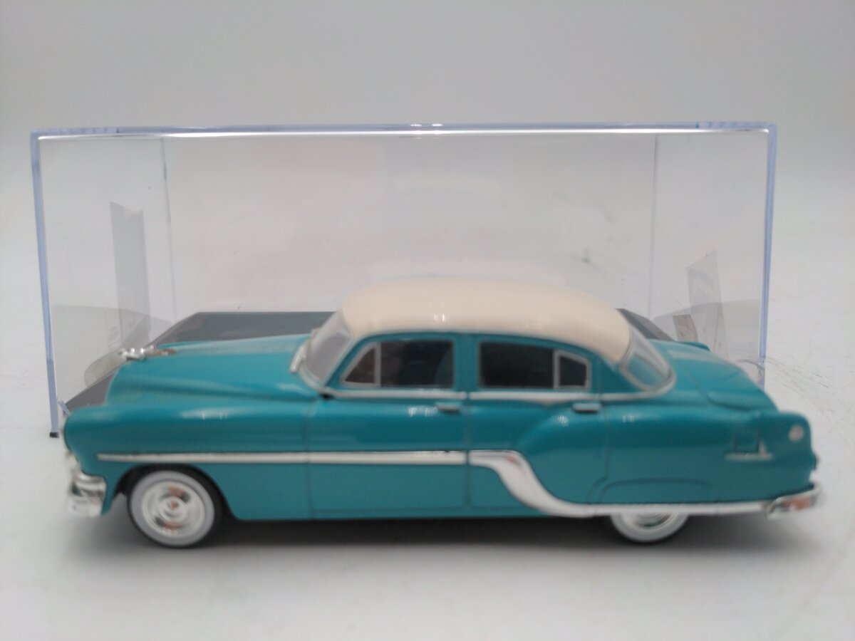 Whitebox 1/43 Pontiac Chieftain 1954 VG/Box