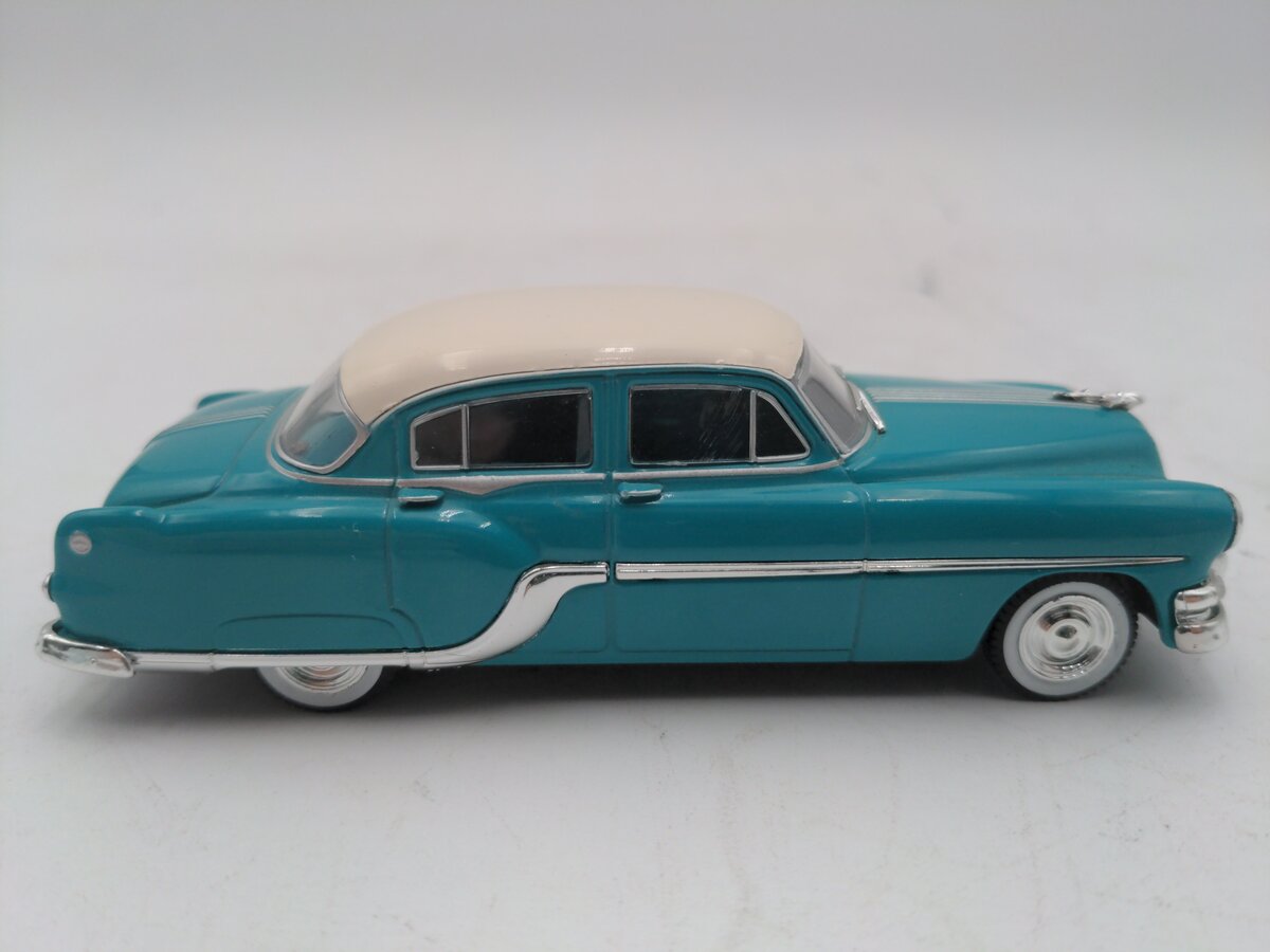 Whitebox 1/43 Pontiac Chieftain 1954 VG/Box
