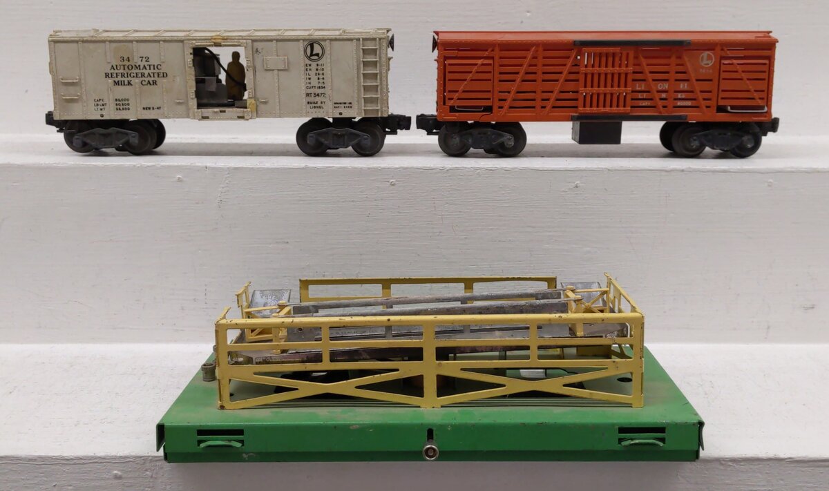 Lionel 3472/3656 Vintage O Gauge Stockyard, Stock/Reefer Car