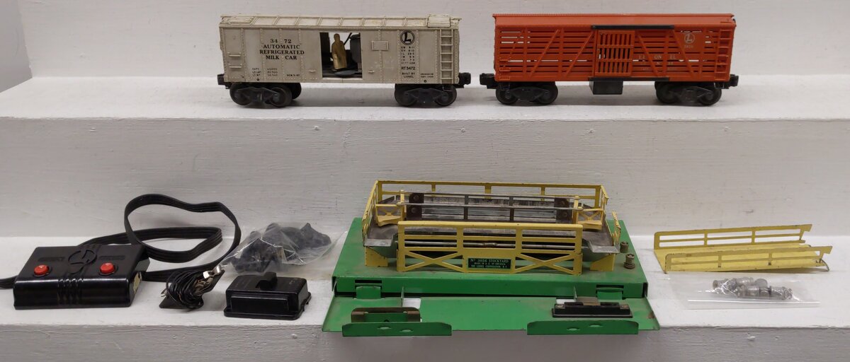 Lionel 3472/3656 Vintage O Gauge Stockyard, Stock/Reefer Car
