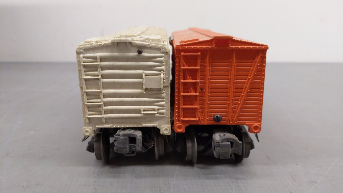 Lionel 3472/3656 Vintage O Gauge Stockyard, Stock/Reefer Car